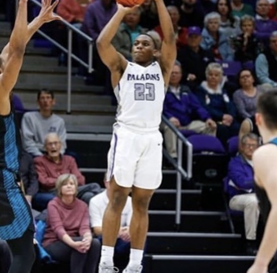 O, how I did love watching this young man play bball at #Furman ⁦<a href="/FurmanMBB/">Furman Basketball</a>⁩  ⁦<a href="/CoachJLyons_/">Jordan Lyons</a>⁩ JORDAN LYONS for 3!!!