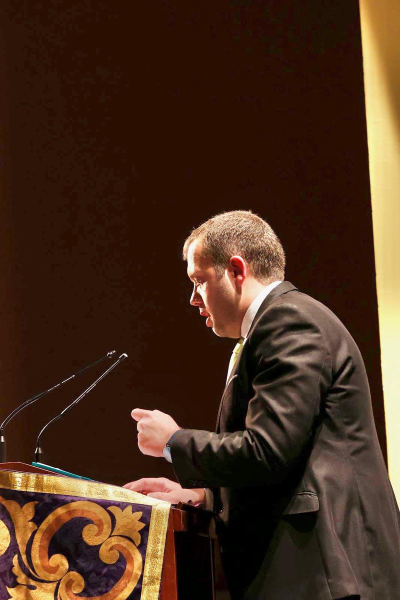 📣 Presentamos al pregonero de la Cuaresma del 2026 del <a href="/DtoMacarena/">Distrito Macarena (Sevilla)</a>, <a href="/Gutierrez_Recio/">Fran Gutiérrez</a>.

Una voz comprometida con la vida cofrade de Sevilla, que será el encargado de anunciar un tiempo tan especial para nuestro distrito.

Le deseamos la mayor de las suertes en este cometido.