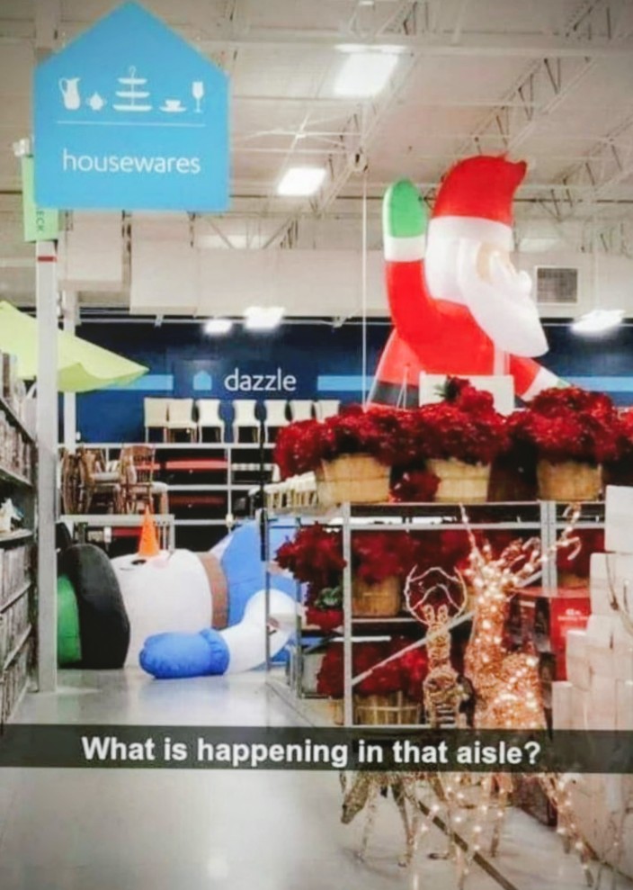 LouieKerr8's tweet image. ⛄🎅😂