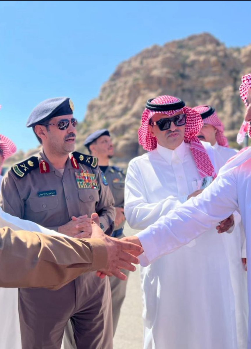 saadalthabet's tweet photo. غفر الله لسعادة اللواء الدكتور عبدالعزيزبن صالح الزهراني مدير عام #الدفاع_المدني_بمنطقة_عسير وأسكنه فسيح جناته وألهم أهله وذويه الصبر والسلوان، كان نعم القائد والمسؤول الذي يتمتع بالخُلُق الجميل والأدب الجّم، تعازينا لأبنائه وأسرته وزملائه ومحبيه.
#عسير https://t.co/GIfhnEBVgv
