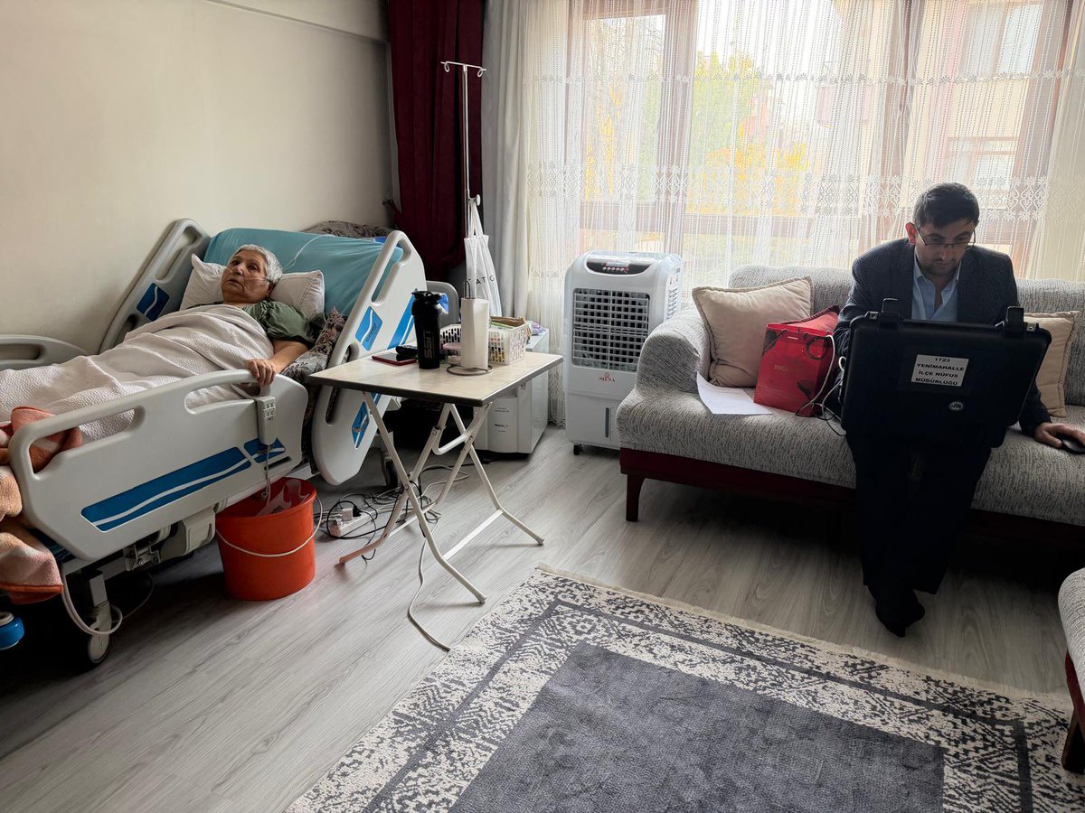 #Gönülprojesi #ANH kapsamında Müdürlüğümüze gelemeyen vatandaşlarımızın TCKK başvurularını almak için evlerine konuk olarak, hizmete devam ediyoruz.
#HayatınızınHerAnında 

<a href="/itasyapan/">İbrahim Taşyapan</a> 
<a href="/iggultekin/">ismail gultekin</a> 
<a href="/T_Kurtbeyoglu/">TahsinKURTBEYOĞLU</a> 
 <a href="/TCNufus/">Nüfus ve Vatandaşlık İşleri Genel Müdürlüğü</a> 
 <a href="/MustafaGungorlu/">Mustafa GÜNGÖRLÜ</a> 
 <a href="/ylmzckmk_/">Yılmaz ÇAKMAK</a> 
<a href="/YenimahalleSydv/">Yenimahalle Sosyal Yardımlaşma ve Dayanışma Vakfı</a>