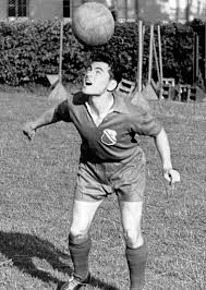 k7bsonix's tweet photo. @_Ekstraklasa_ @EASPORTSFC Dodałbym Lucjana Brychczego z Legii Warszawa, bo to symbol klubu i całej ligi. Wieloletni kapitan, król strzelców, wierny jednej drużynie. Idealny kandydat na kartę legendy z klimatem polskiej piłki i historii Ekstraklasy. Jego styl gry i charyzma są ponadczasowe https://t.co/48bGGJorCw