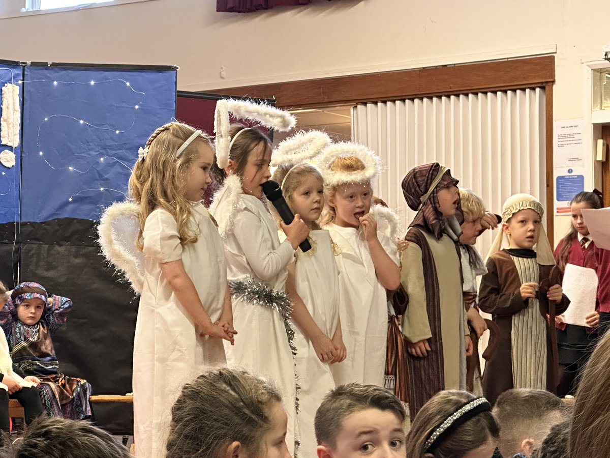 WhitehirstPs's tweet image. An amazing nativity performance from Primary 1,2 and 3 - super proud ⭐️ #heyewe #superstars #Christmas2025