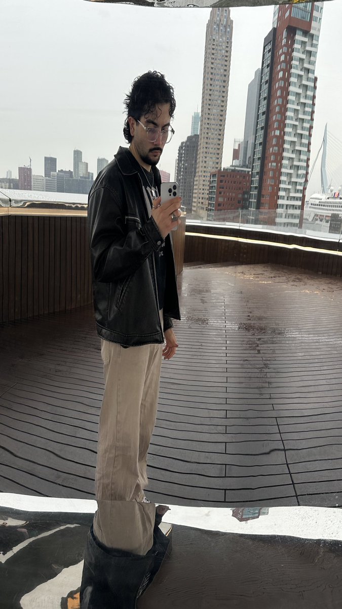 Hapluto02's tweet image. Есен