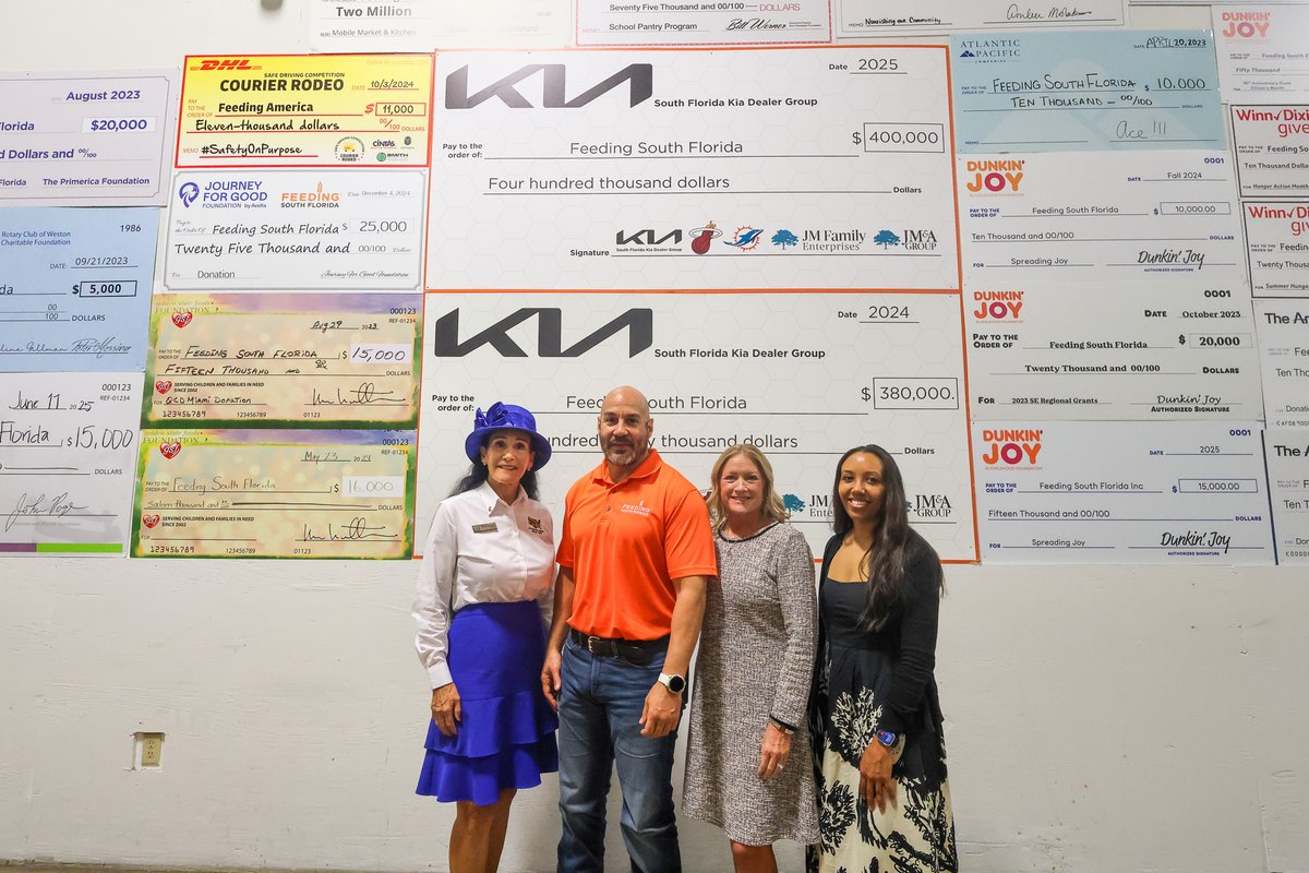 FeedingSouthFL's tweet photo. We’re grateful to the South Florida Kia Dealer Group, Miami HEAT, Miami Dolphins, JM Family Enterprises &amp; JM&amp;A Group for coming together with a $400,000 donation to support our mission. Together, we’re fueling thousands of meals across South Florida. 🧡

#HungerHeroes https://t.co/KeRBbRtg8O