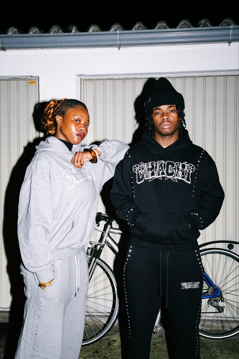 offCHACHI_'s tweet photo. A closer look at the FW25 collection.

Heavyweight fabric.
Hand-placed rhinestone detailing.
Embroidered Floral accents stitched into the CHACHI identity.

Finished with the Duafe comb on the back
a symbol of care, strength and culture.

THE CHACHI SIGNATURE TRACKSUIT. 

JANUARY https://t.co/nZnmHfirxr
