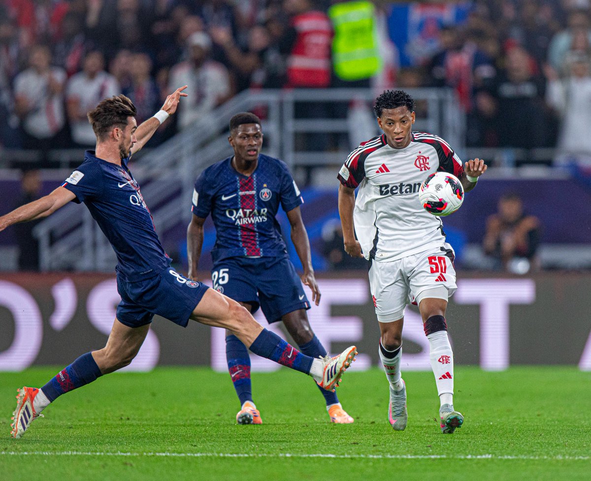 SofascoreBR's tweet photo. Minutos jogados em 2025: 

7049 - 🇧🇷 Flamengo
5878 - 🇫🇷 PSG https://t.co/KOucupyxnt