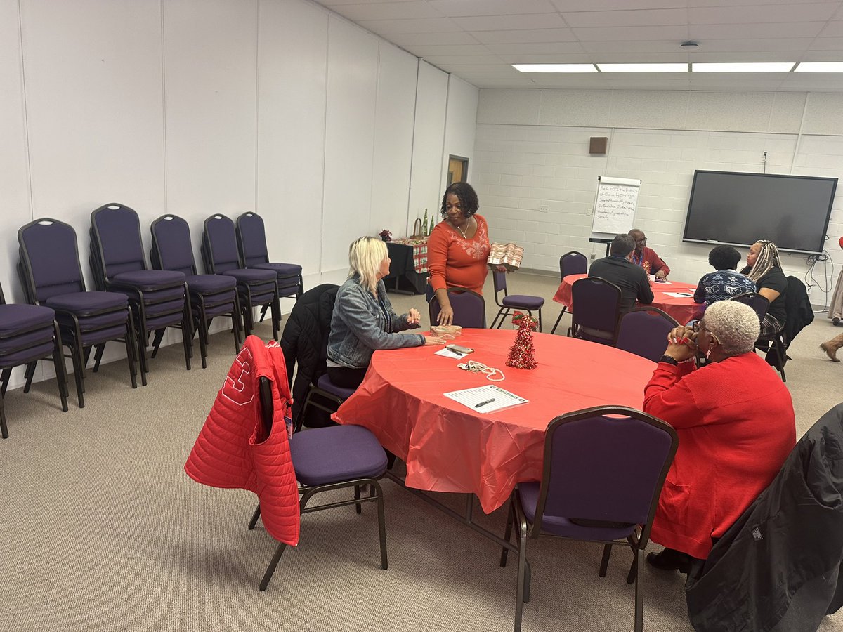 Financial Luncheon 2025! <a href="/Aritmetica_Lady/">A Smith</a> <a href="/FCPSchoolsTN/">Fayette County Public Schools</a> <a href="/OESrockSTARS/">Oakland Elementary School</a> <a href="/oessnookster1/">oessnookster</a> <a href="/keelmathTN/">Eddie Keel</a>