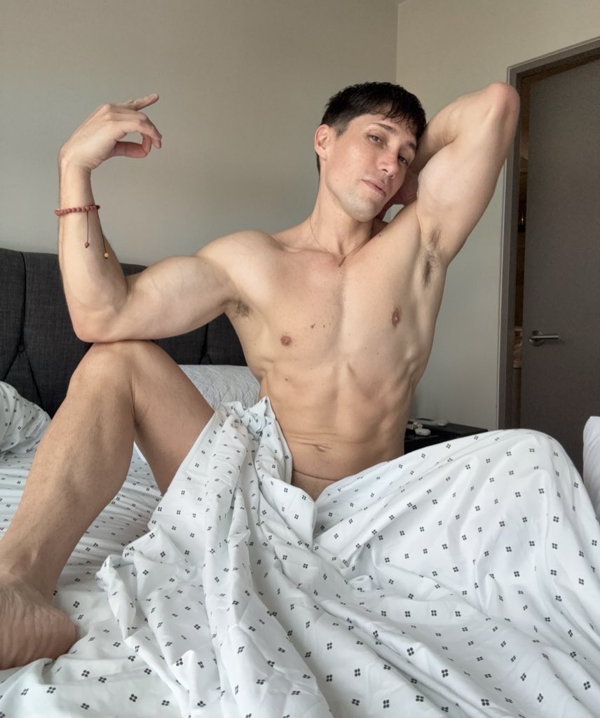 G8ZPv-1WsAAFD1H?format=jpg&name=medium