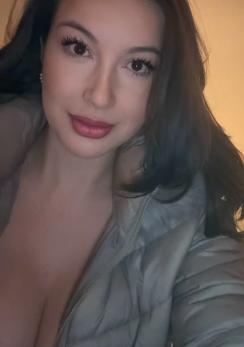 Do you see the naughty look that’s in my eyes?!? 😏
