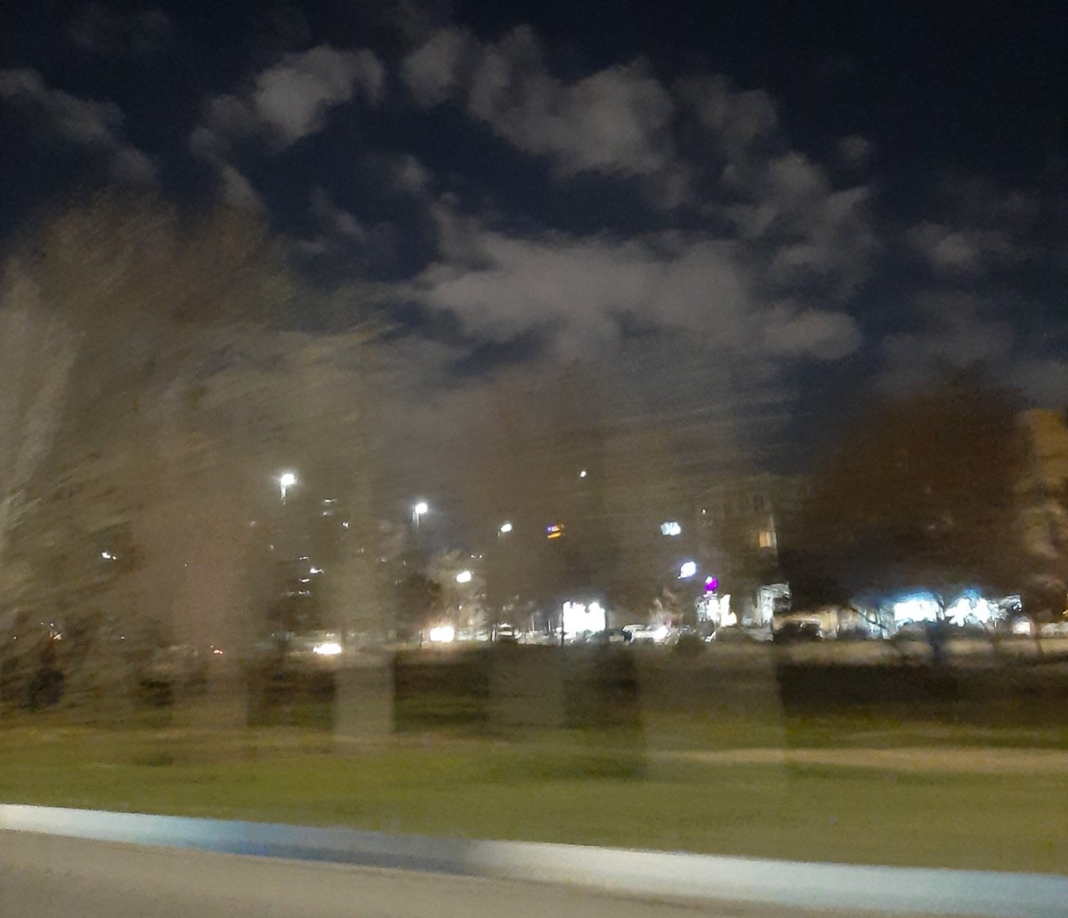 Purpleside14's tweet image. D-198 unitl the exam 
I met my friend todayᥫ᭡, went to the hospital to visit my cousin, and studied at the library. Such a random day. ‹𝟹