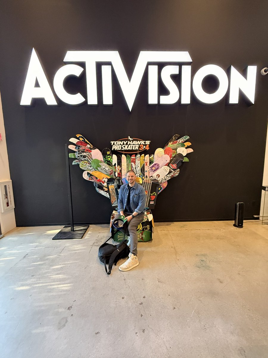 Rareite on tour! US work trip 🇺🇸 Meeting the incredible L&amp;D team at Activision : Blizzard : King : ZeniMax. Learning with the best 🎮
<a href="/CallofDuty/">Call of Duty</a> <a href="/CrashBandicoot/">Crash Bandicoot</a> <a href="/Spyro/">Mitch</a> #IHaveTheBestJob