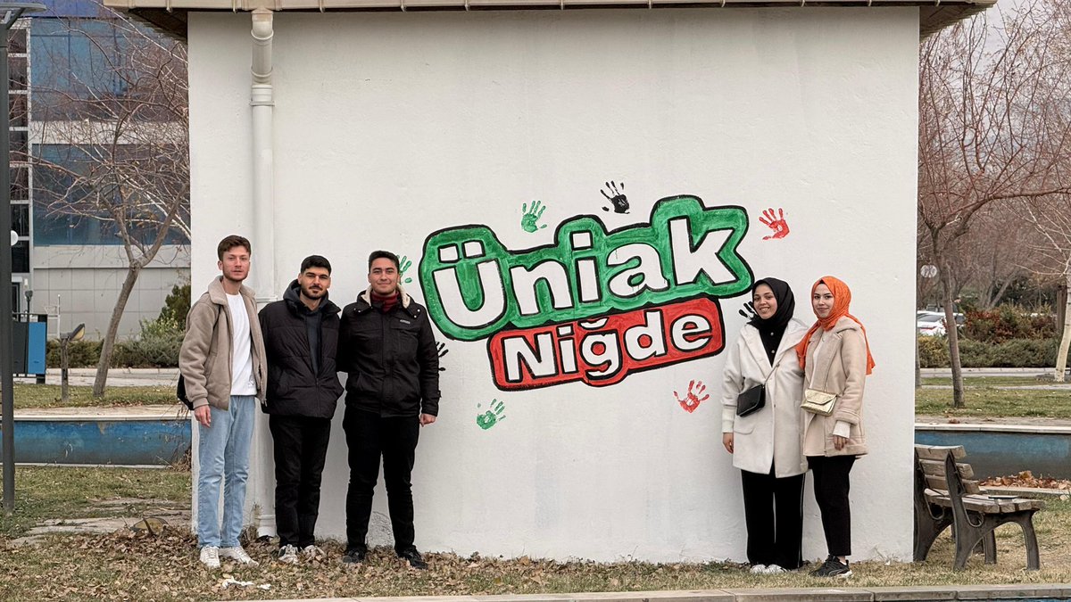 Üniak Niğde olarak ekibimizle birlikte Özgür Filistin için renklerle direnişi ve dayanışmayı duvarlara taşıdık.  🇵🇸🎨