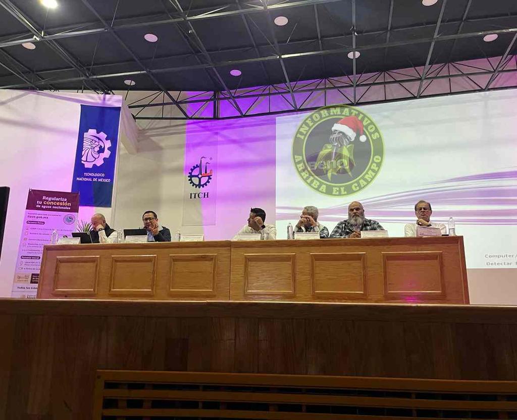 #Evento que en estos momentos se lleva a cabo en el auditorio del #ITCH es para disipar dudas y que nadie se quede fuera del #PEUA: Arturo González  arribaelcampo.com.mx/evento-que-en-…