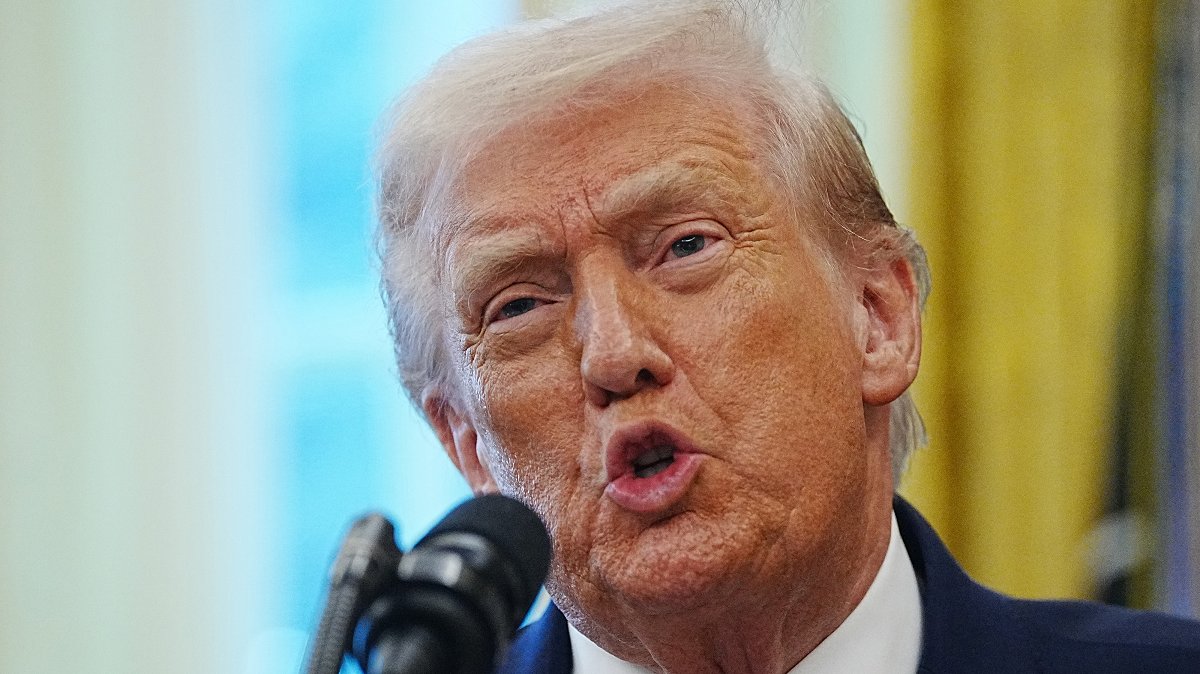 Cooperativa's tweet photo. 🔴 #AlertaCooperativa Periodista Tucker Carlson afirma que Trump declarará la guerra a Venezuela esta noche: https://t.co/uYp7losgXn https://t.co/v7VhwIwmDY