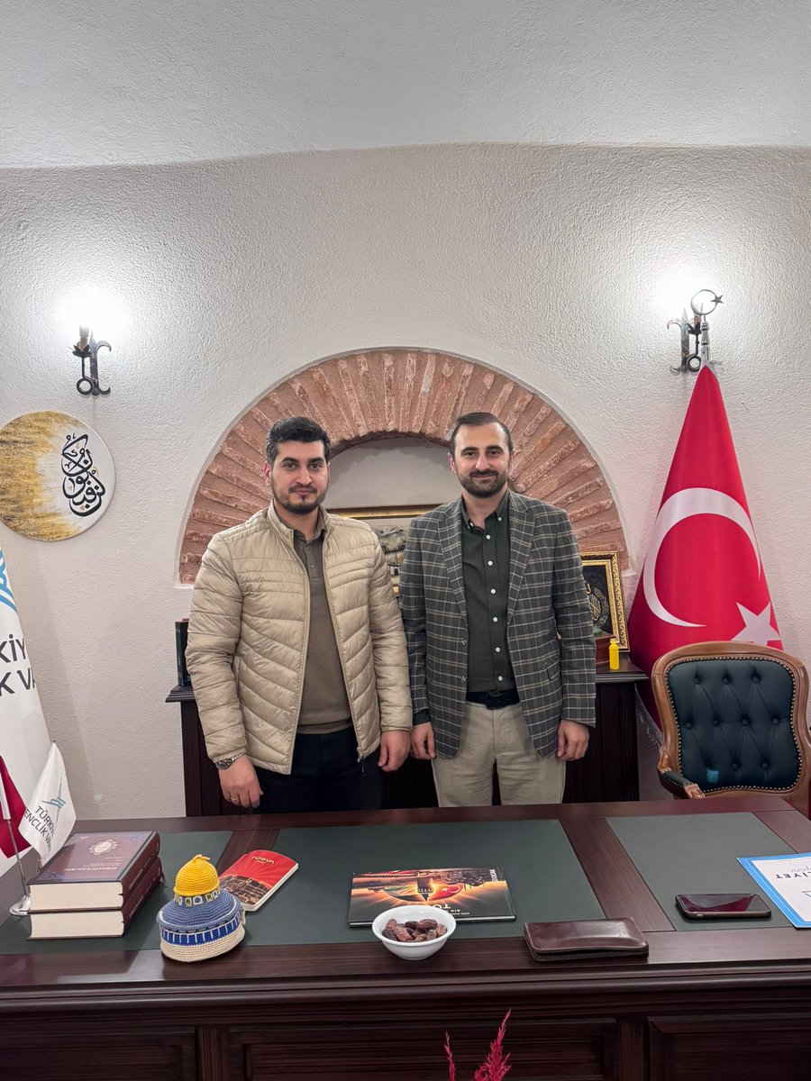 tugvabursa's tweet photo. 📍TÜGVA Bursa İl Temsilciği

Yönetim &amp; Yürütme Kurulu ve İlçe Temsilcilerimizle gerçekleştirdiğimiz haftalık toplantımızda önceki dönem İl Temsilcimiz Murat Atlı’yı misafir ettik.

Katılımları ve değerli bilgileri için kendilerine teşekkür ederiz.🙌🏻 https://t.co/7n0NkkTm6F