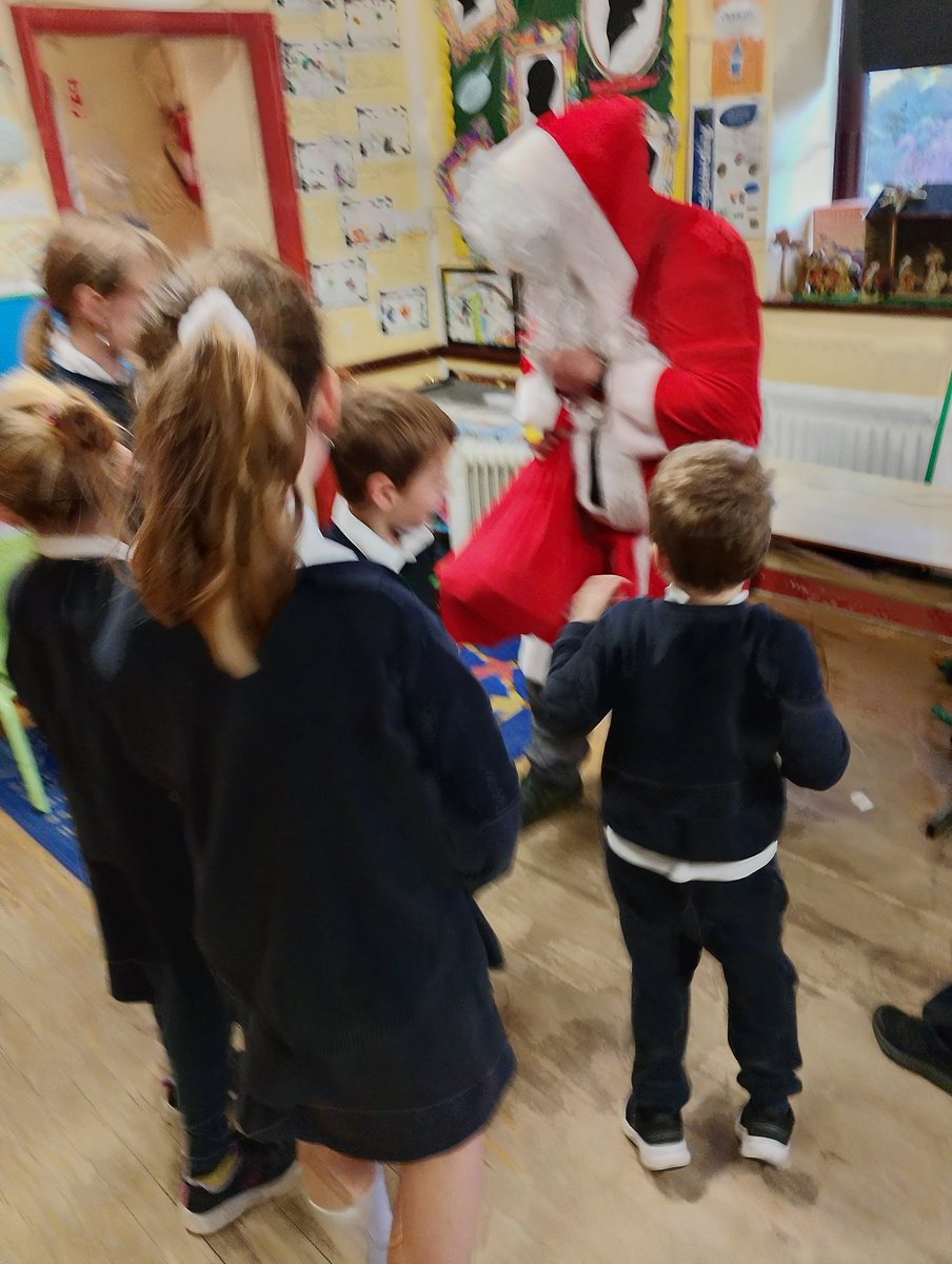 Daidí na Nollag popped in today to say Dia Duit to us all. Christmas is definitely coming. 🎄 🎁 Tomorrow we have our #Christmasjumper day.