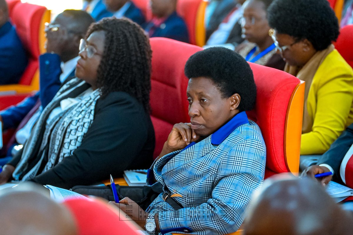 KwaNtare's tweet image. Mu ntumbero yo gutuza ibiturire mu  #Burundi Umukuru w'igihugu Nyenicubahiro @GeneralNeva yuguruye i @Gitega ikoraniro ryo kwemeza urwandiko ngenderwako ruzofasha Reta kurwanya ibiturire, vyateguwe n'ubugenduzi bukuru bwa Reta bufashijwe n'ishirahamwe mpuzamakungu #PNUD .