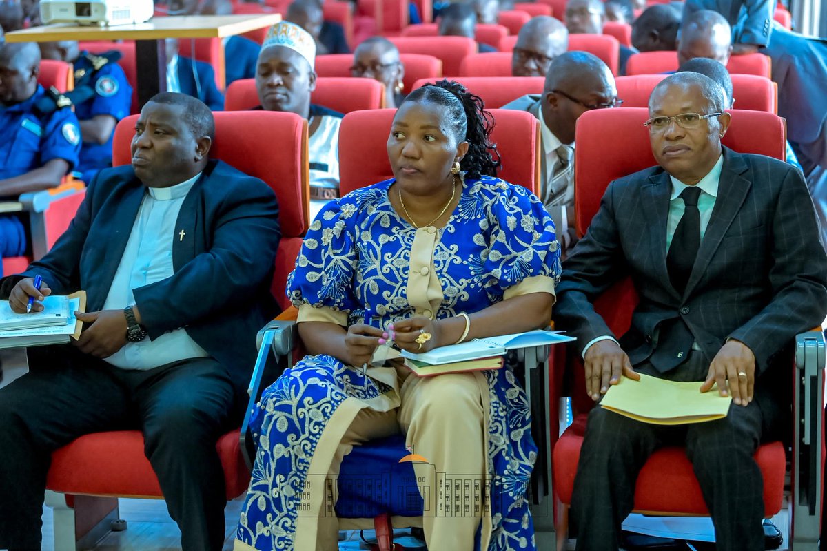 KwaNtare's tweet image. Mu ntumbero yo gutuza ibiturire mu  #Burundi Umukuru w'igihugu Nyenicubahiro @GeneralNeva yuguruye i @Gitega ikoraniro ryo kwemeza urwandiko ngenderwako ruzofasha Reta kurwanya ibiturire, vyateguwe n'ubugenduzi bukuru bwa Reta bufashijwe n'ishirahamwe mpuzamakungu #PNUD .