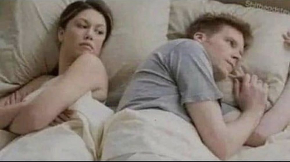 Therealkvara's tweet image. Her :He's probably thinking about other women.

Him: I wonder which players are coming alongside kahn...