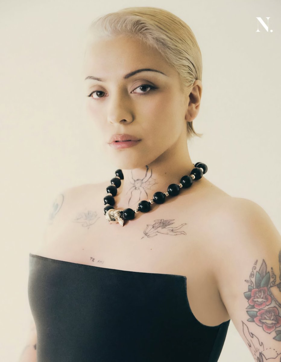 Que divaaaa
<a href="/monlaferte/">Mon Laferte</a>  🙈