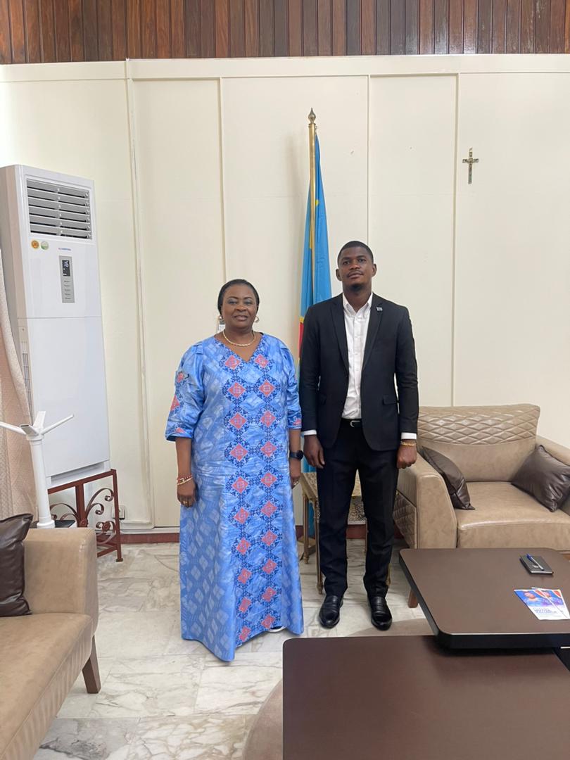 KINSHASA : J'ai eu un échange constructif avec l'honorable Rapporteur  Adjoint de l'Assemblée Nationale, Madame @MutitaClotilde dans son bureau de  travail., image size:810x1080