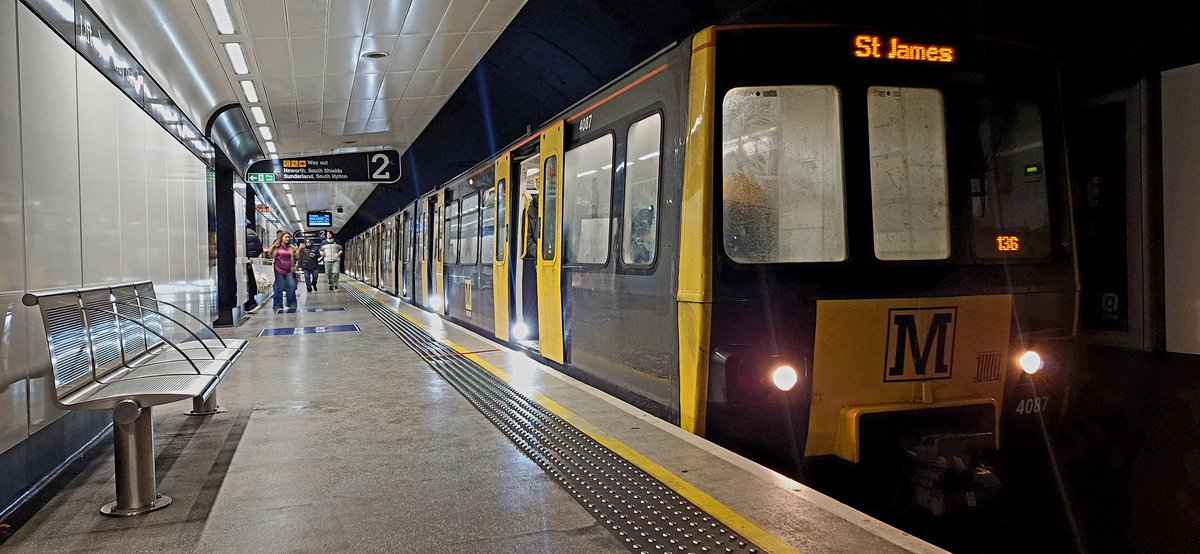 Guard_Amos's tweet photo. The main main aim of the trip was to get some pictures and maybe a ride on the old and original @My_Metro #metcam stock. Safe to say mission accomplished 

@nodrogvlogs @railexpress @Modern_Railways @TodaysRailways @RailwayMagazine @railwaysillus https://t.co/m0D04bCRUU
