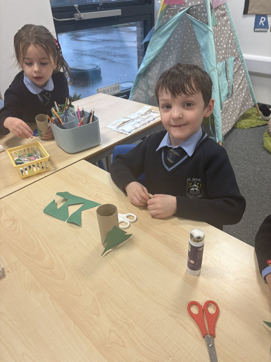 Mrs Pierce.StNiniansP2 tweet media