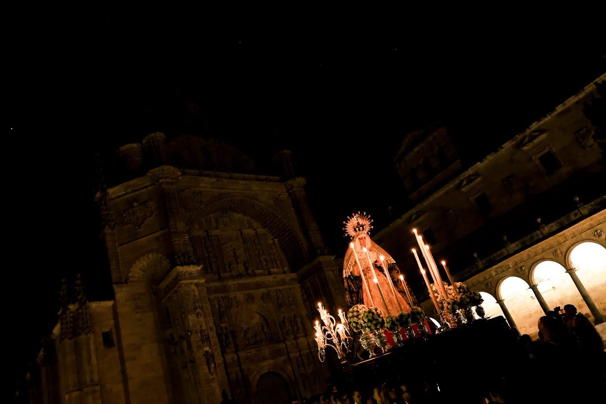 💚 “𝐑𝐄𝐈𝐍𝐀 𝐲 𝐒𝐄𝐍̃𝐎𝐑𝐀 𝐝𝐞 𝐒𝐚𝐧 𝐄𝐬𝐭𝐞𝐛𝐚𝐧” 💜

📸 <a href="/AlexLorrys/">Álex López</a>