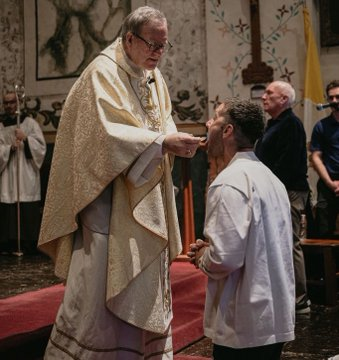 trad_west_'s tweet image. Shia LaBeouf stated that he encountered God and converted to Christianity during the filming of Fury (Fury, 2014).  

He said that the experience was real, not just part of the acting, and that faith helped him during a difficult moment in his life. Years later, he deepened that…