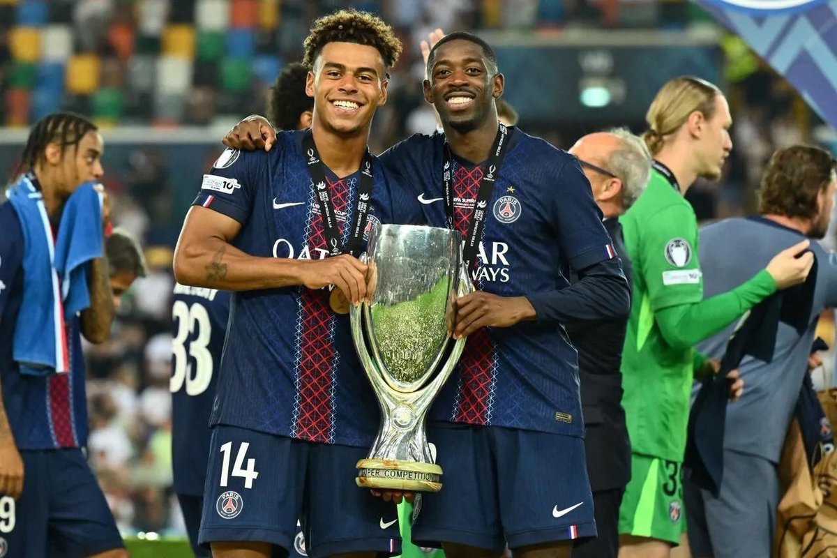 Paris_sginfos's tweet image. ❤️✨ LE PSG EST LE SEUL CLUB FRANÇAIS À AVOIR TROIS COUPES D’EUROPE ET LA COUPE INTERCONTINENTALE ✨💙

👑 LE ROI CONTINENTAL :

🏆 Ligue des champions de l'UEFA
🏆 Supercoupe d'Europe
🏆 Meilleur club de l'année

👑 LE ROI NATIONAL :

🥇Recordman en Championnat: 13 🏆…
