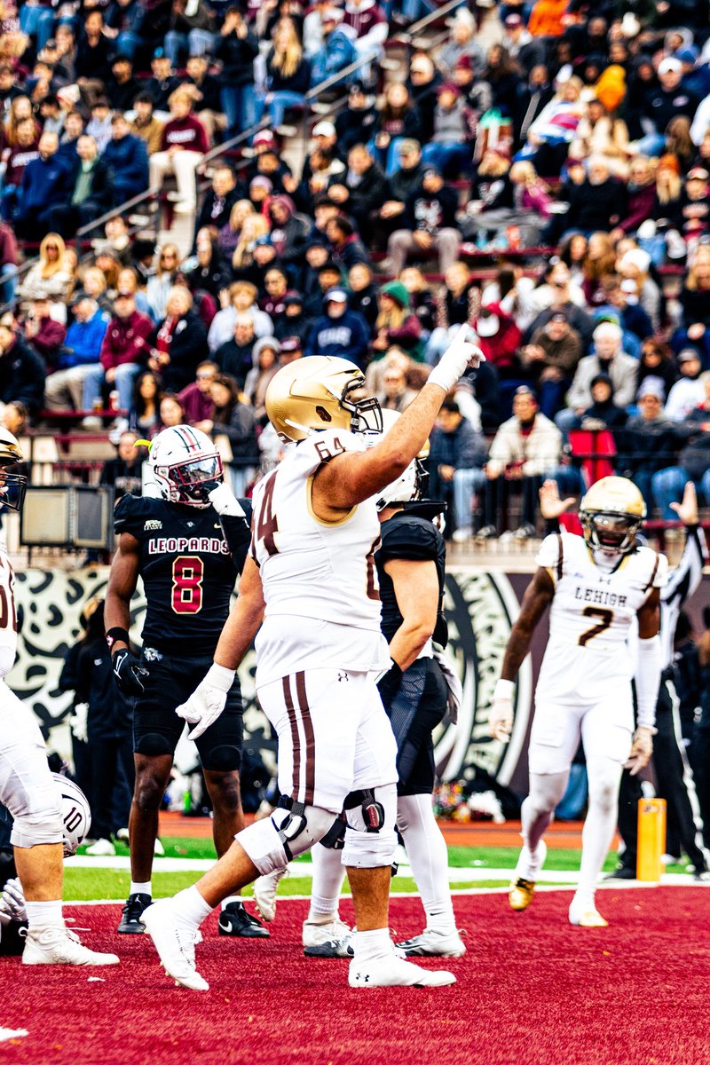 sammyaya5's tweet image. Year 2✅
⚪️0 Sacks Allowed❌
⚪️5th Lowest Pressure Rate in the country among OTs  (6 allowed)
⚪️ #22 Tackle in FCS on PFF
⚪️ 1 in YPC in FCS as a unit
⚪️ 1 in Pressure rate in FCS as a unit
⚪️ B2B League Champs