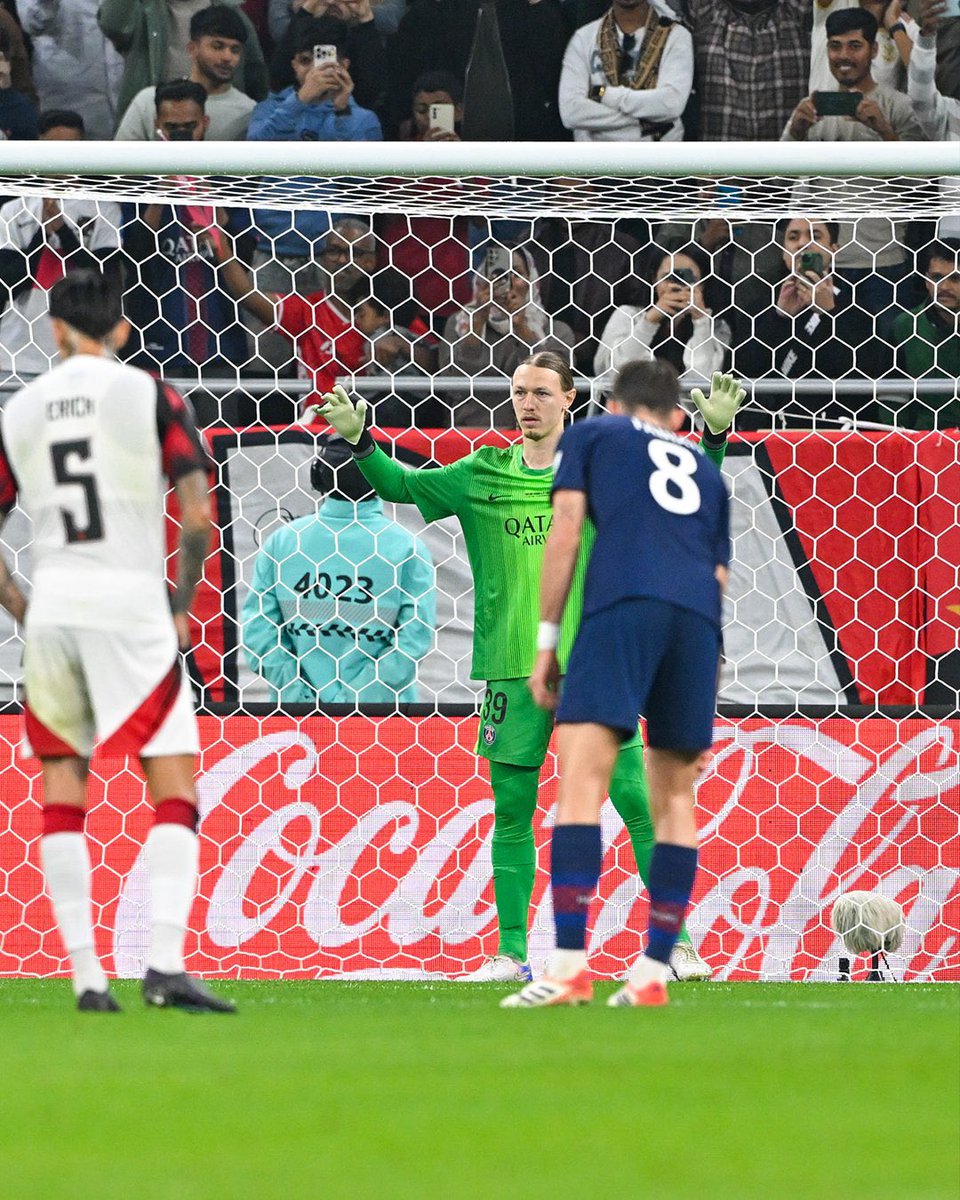 CanalSupporters's tweet photo. 4 ARRÊTS SUR 5 pour Matveï Safonov sur la séance de penaltys 🤯🤯🤯 c’est quoi cette FOLIE ?!!! https://t.co/ryCTTIA15F