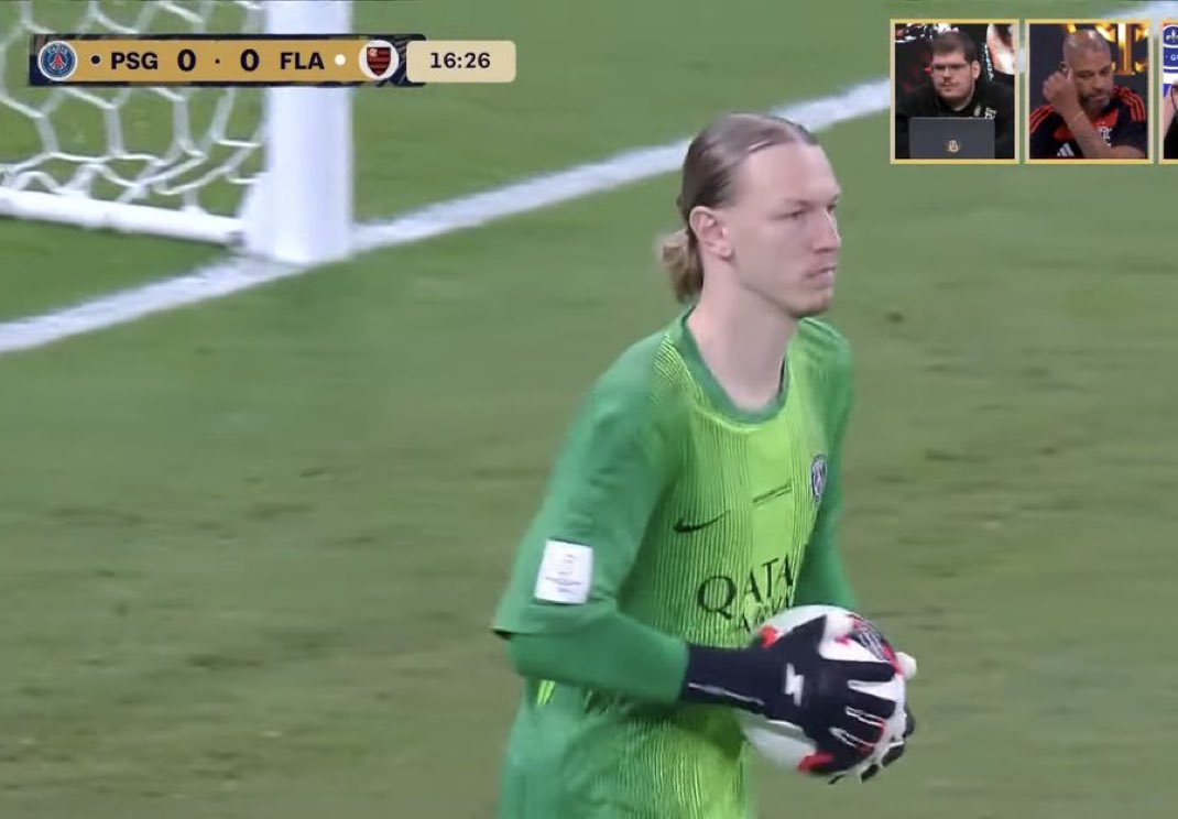 O que esse rapaz fez hoje está nos livros da história.

Safanov pegou 4 PÊNALTIS e deu o título pro PSG.