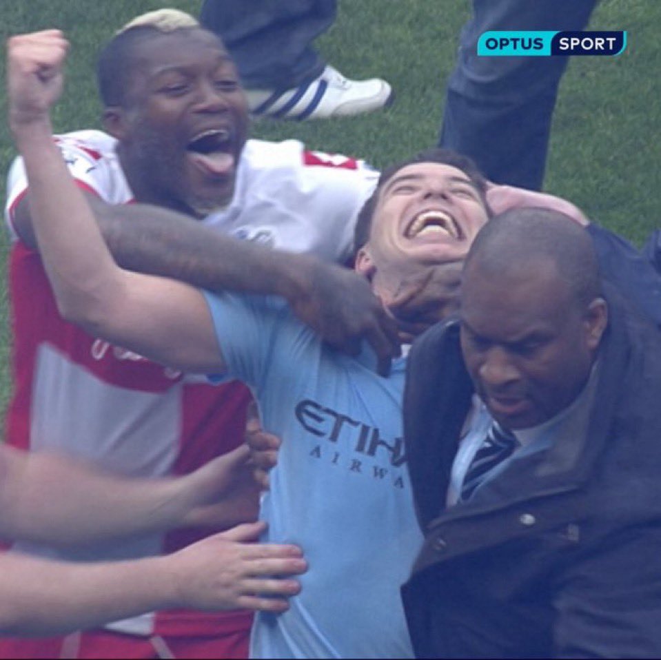 Chevalier va retourner coller des affiches tard le soir