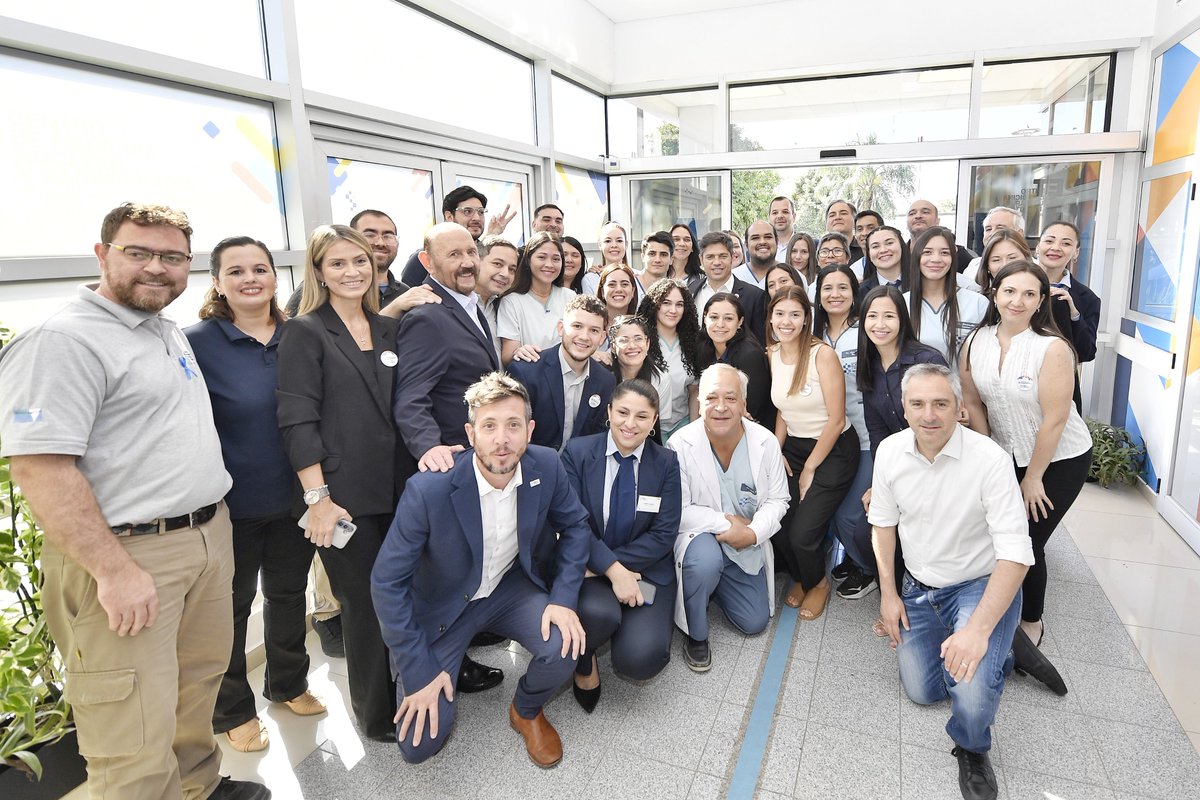 Kicillofok's tweet image. Es notorio el crecimiento que ha tenido la provincia de #Formosa en materia de desarrollo, tecnología y bienestar gracias al enorme trabajo del gobernador @insfran_gildo.

Una transformación que pudimos ver en el Centro de Medicina Nuclear y Radioterapia Néstor Kirchner, en la…