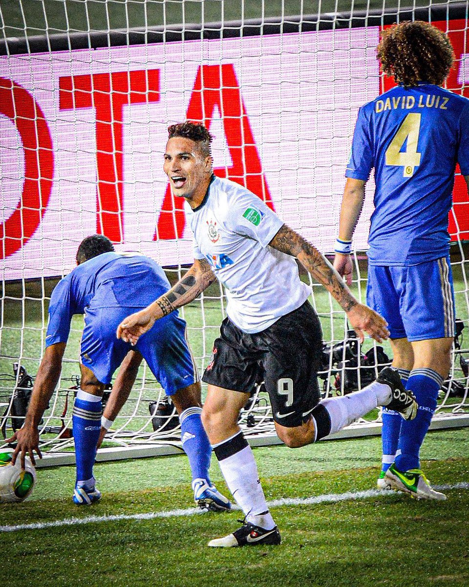 fanovargas's tweet image. *Perdió Flamengo y salgo yo desde un arbusto*

☝️🤓 La última vez que un club sudamericano fue campeón del mundo ocurrió gracias a un peruano