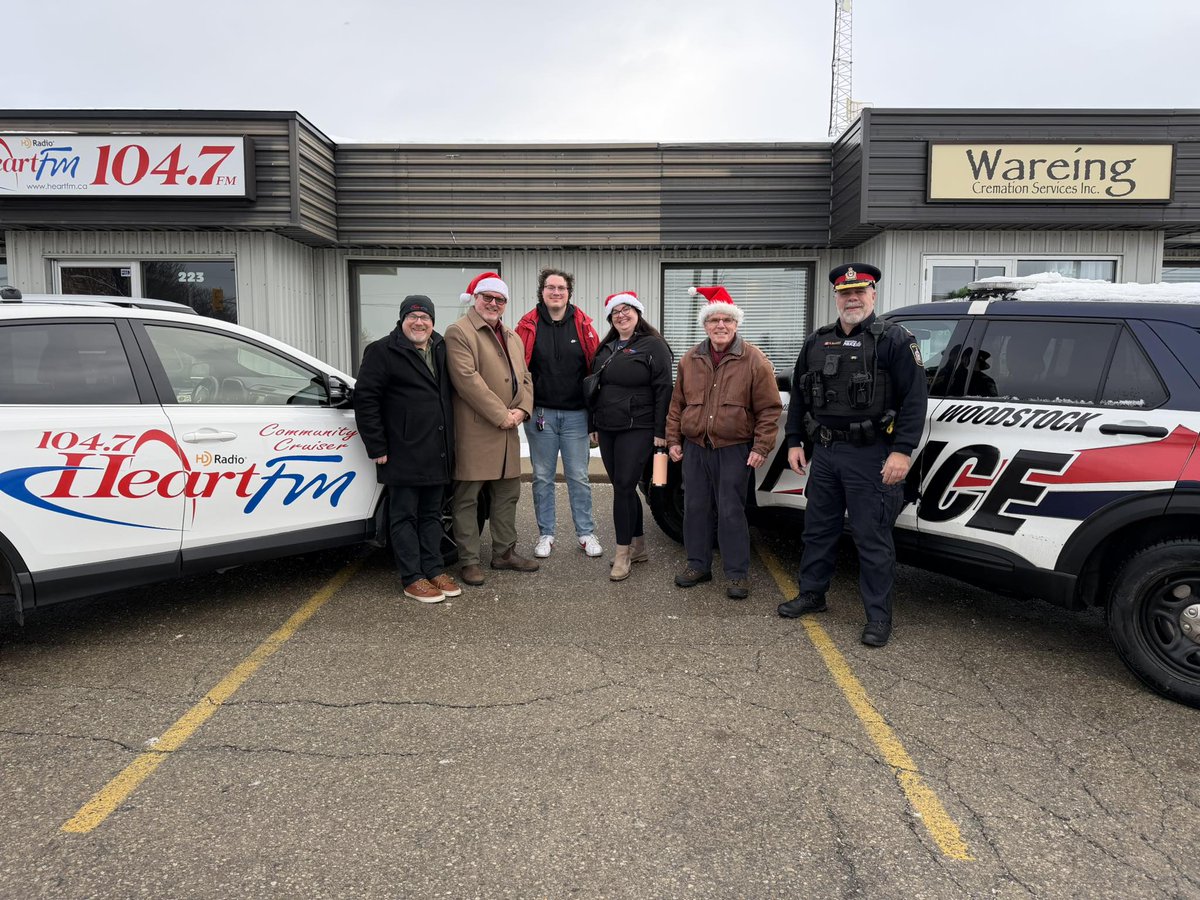 Chief_Novacich's tweet photo. What a great morning it was being able to spread some Christmas Joy to some deserving @cityofwoodstock families.  Thanks to @Woodstock_PS  Police Service Board for sponsoring the gifts @1047HeartFM for running the Woodstock Wishes Campaign https://t.co/q3kdELpOi9