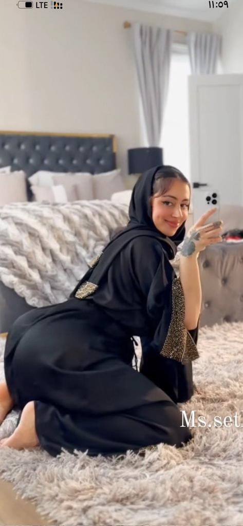 #الملكة_مهاء 
افضل بـدايـة يومك تبـدا من شم ريحة طيزي
ادري انك ضعيف أمامها يا صغير افتخر بضعفك علشان انوثتي أقوه منك 💪 
نزل يدك لا تلمس ههههه انت حدك تناظر بس 😉
#رتويت_اكثر_انحراف_اكثر