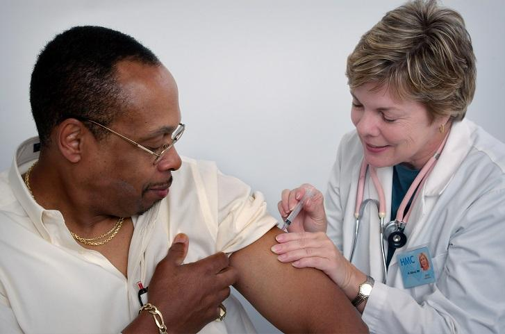 CIDRAP's tweet image. #RSV vaccine protects older adults, and drug protects babies, but less so over time, studies suggest

Older adults and infants are especially vulnerable to severe RSV, with possible complications of bronchiolitis, pneumonia, and sepsis.

cidrap.umn.edu/respiratory-sy…
