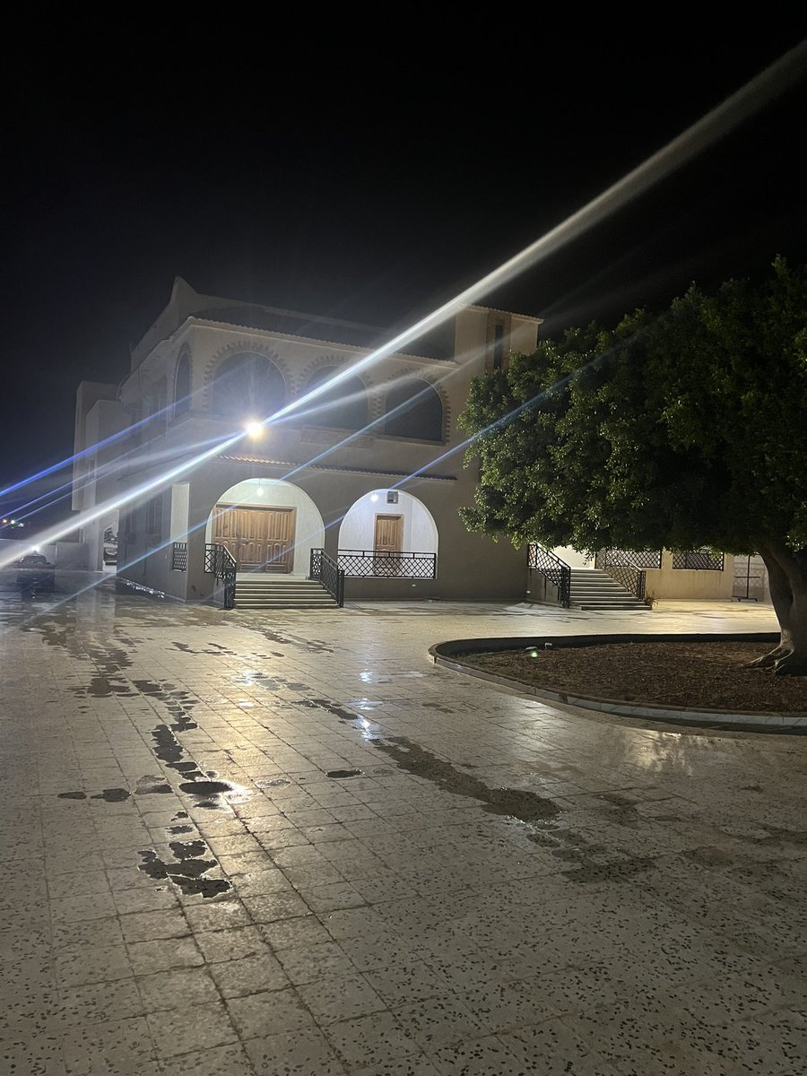 لو بناخدو الامور حسب واقع نفسيتنا وكيفية حياتنا كيف ماشيا ،كان كمية النكد مليانه التويتر ،وكان الايموجي هذا 💔 يتغلب علي هذا 😂
بس للأسف مخلين كل شي بداخلنا ومقضينها صبر ❤️🤍.