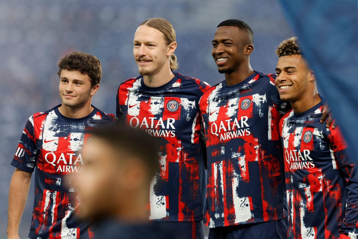 MegaPSG_'s tweet image. Ptdr le mercato de fou 1 an et demi après