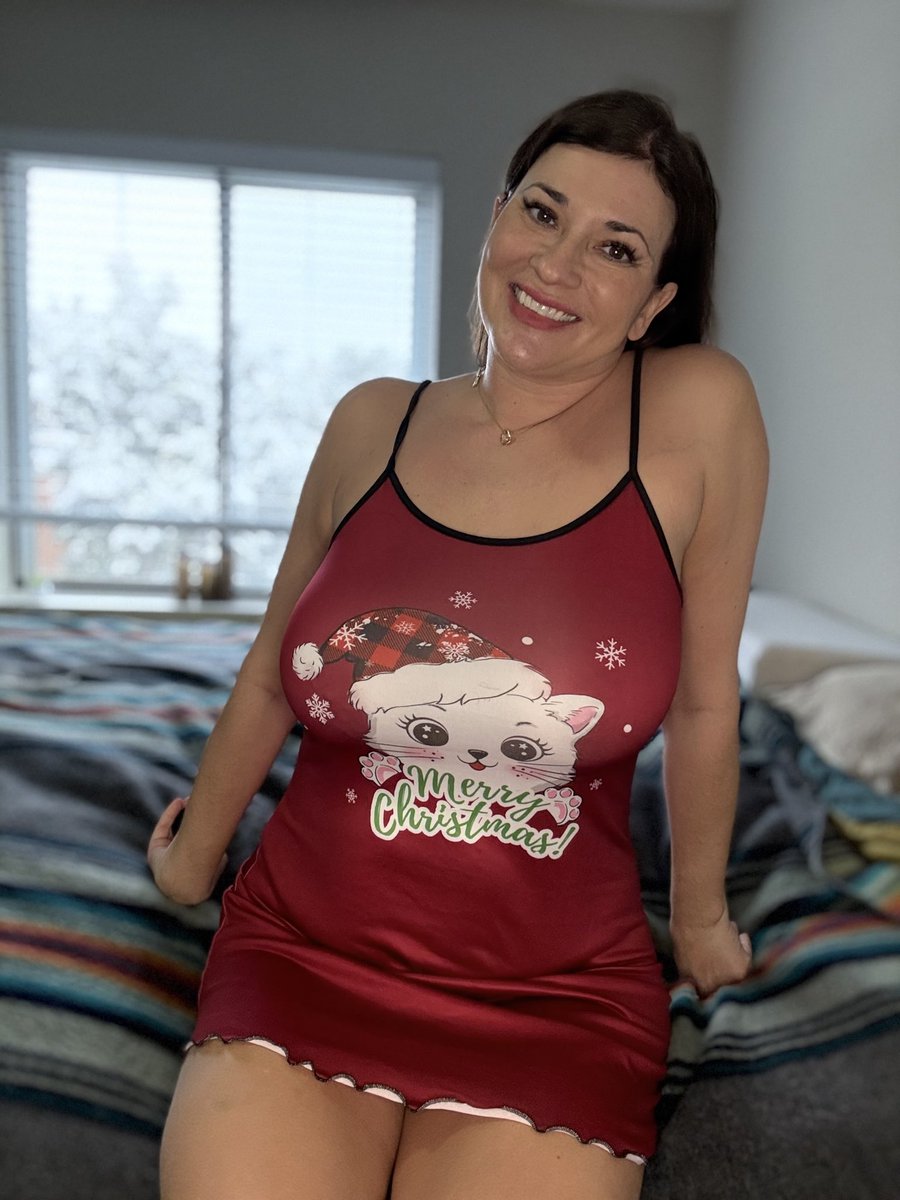 kittyworldclass's tweet image. Be honest would you date a woman that’s almost 47?