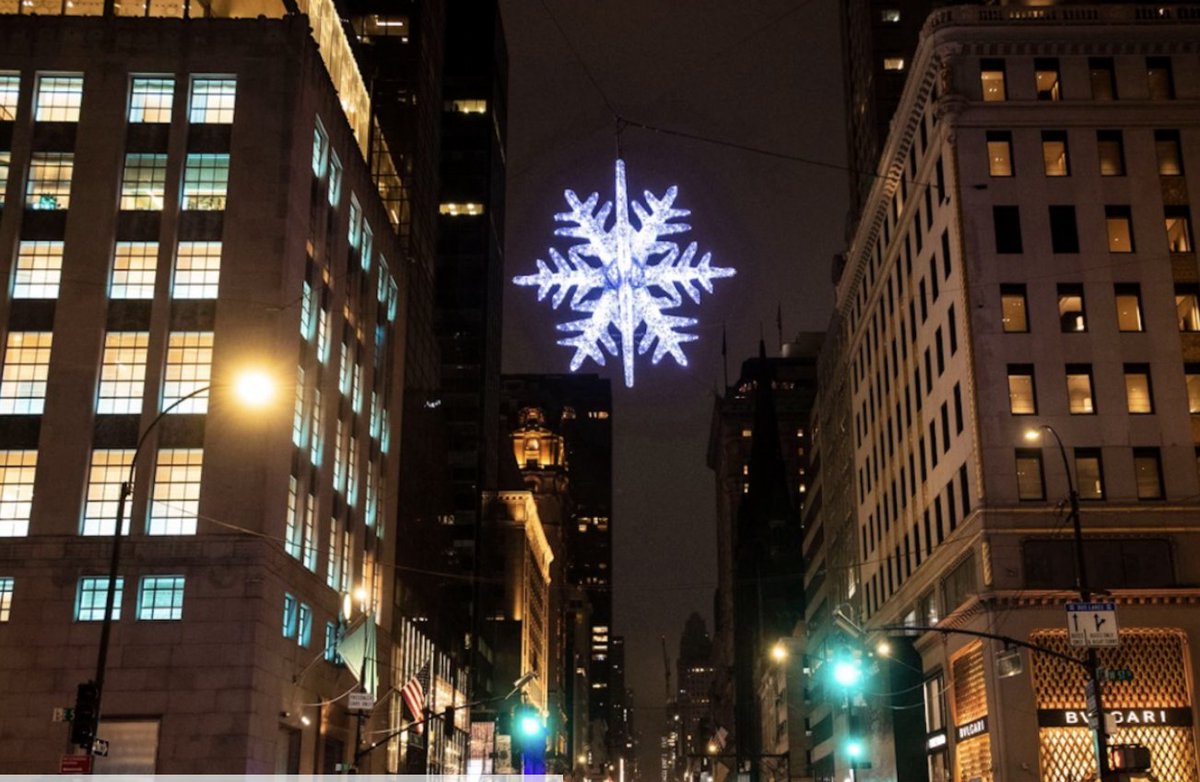 A timeless New York moment — the Fifth Avenue Snowflake shining over the city.

#NYCRE #FifthAvenue #HolidaySeason  #DigitalMarketing #DigitalAdvertising