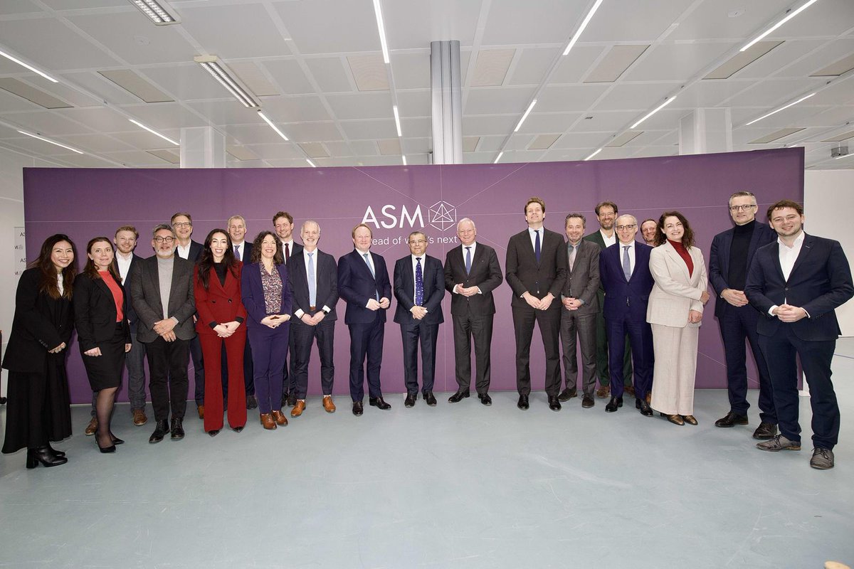 Burgemeester van Almere tweet media