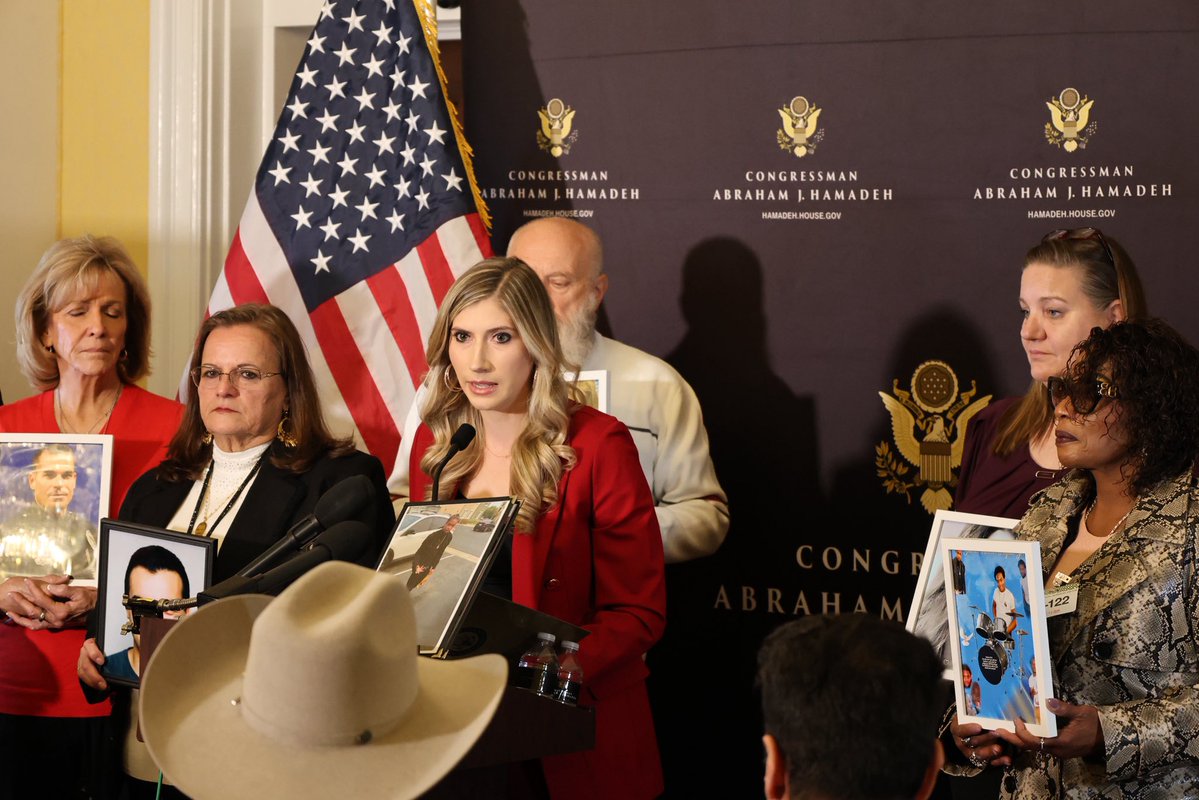 KiprilovNicole's tweet image. Last week, @TABSReport had the honor and privilege of sponsoring The American Border Story Memorial Act, introduced by @RepAbeHamadeh in the U.S. House of Representatives. This legislation would create a permanent, national memorial to honor the victims of illegal immigration.…