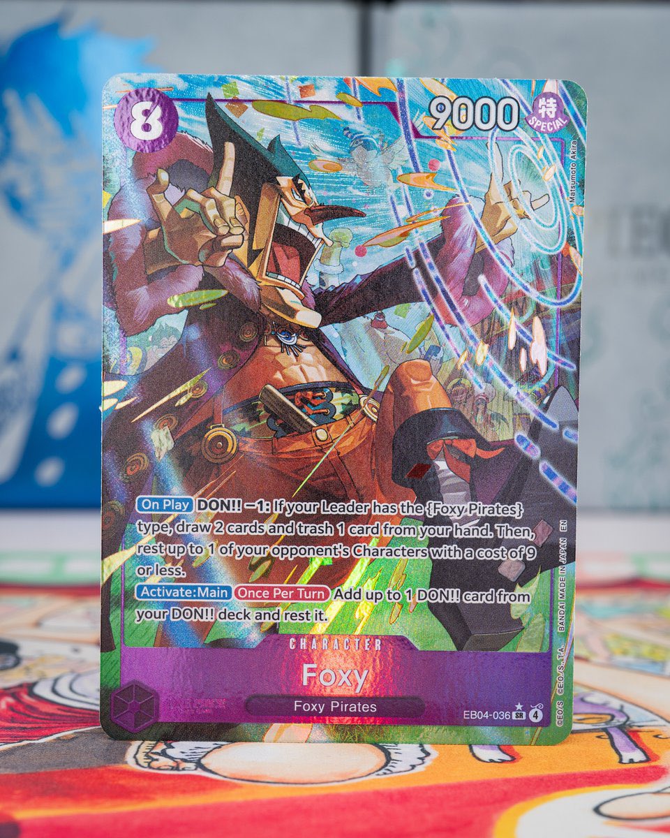 Official in person photos of the base rarity and Alternate Art