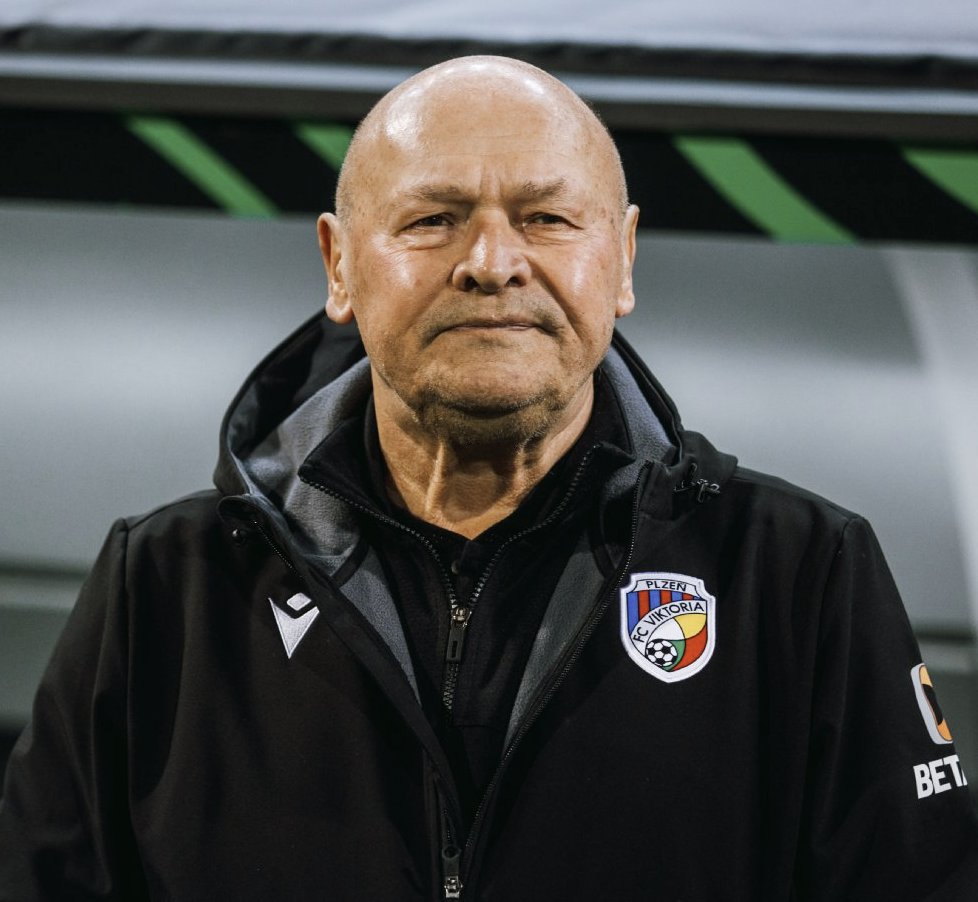 Fotbalové přestupy tweet media