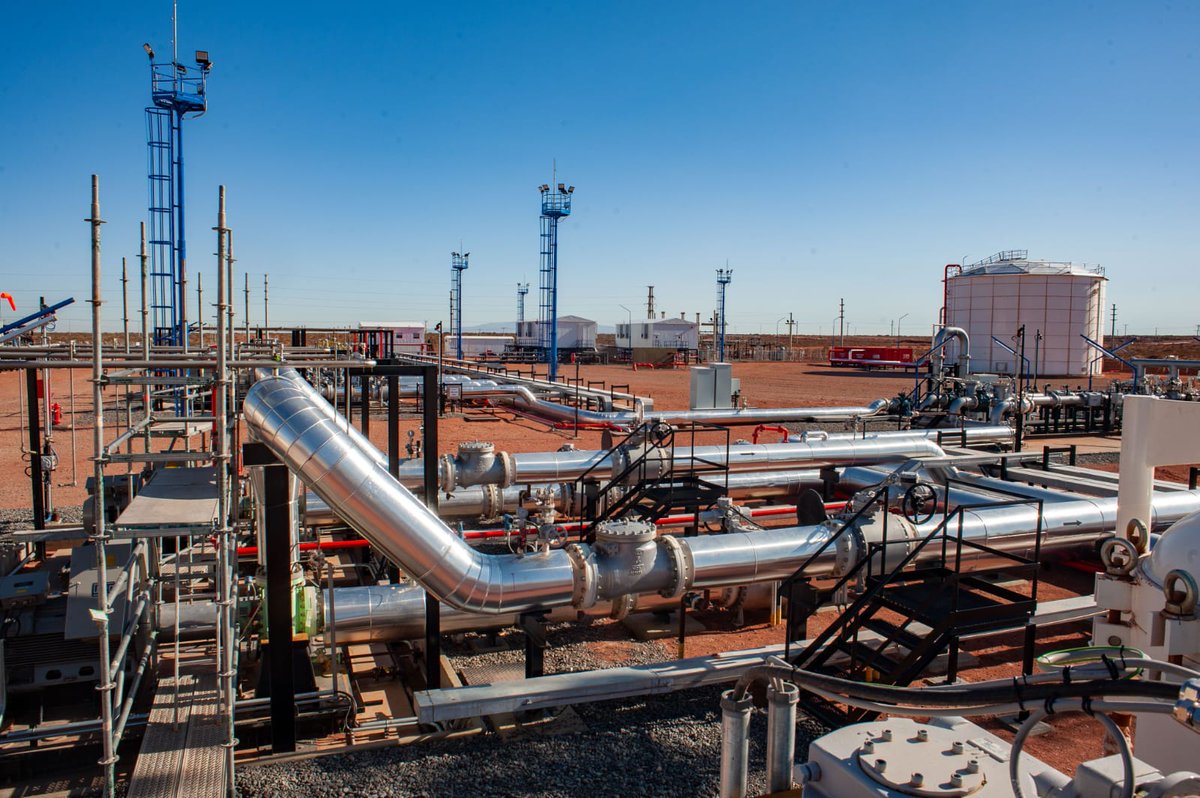 UN PASO CLAVE PARA LAS EXPORTACIONES ARGENTINAS

Alcanzamos un acuerdo con ENAP, la Empresa Nacional del Petróleo de Chile, que generará ingresos por USD 12.000 millones para la Argentina y contribuirá al desarrollo del país.

El contrato, que firmamos junto a Vista, Shell