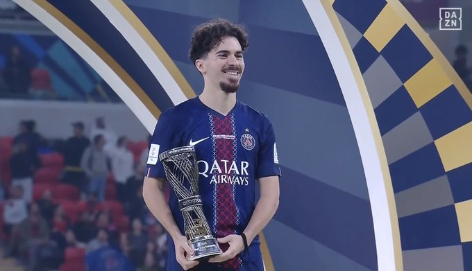 فيتينيا يفوز بجائزة أفضل لاعب في النهائي 